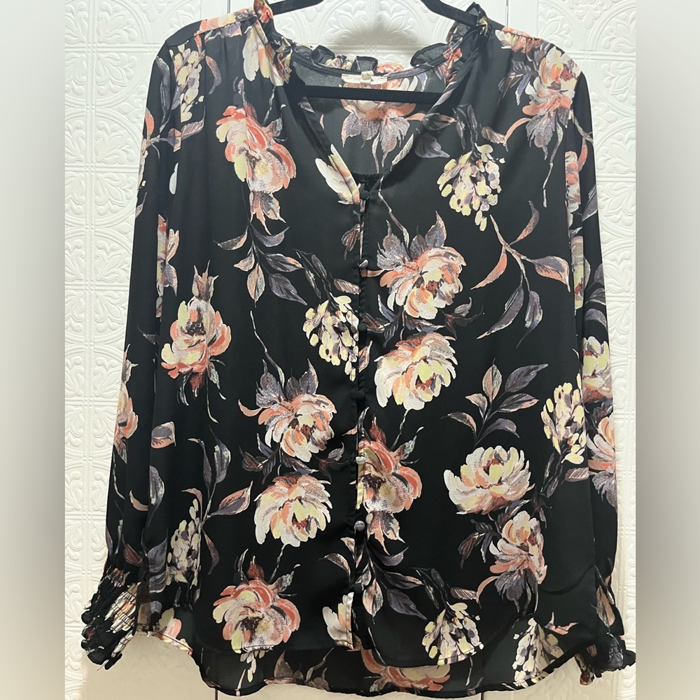 MAURICES: Black with floral pattern long sleeve button front blouse L